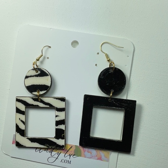 Hand Crafted Black and White Square Zebra Animal Print Statement Earrings - Picture 7 of 9